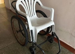 Ужасающая "нанокаталка": в Центре матери и ребенка прояснили ситуацию со странным инвалидным креслом