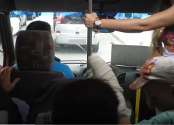 Водитель столичной маршрутки требовал платы с 6-летнего ребенка с загипсованной рукой