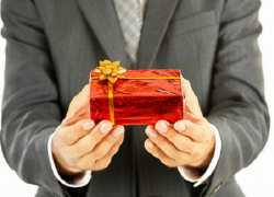 Подарки, которые предоставляют учителям, будут считать взятками