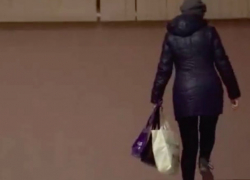 Женщину, поваленную на землю бандитами в Кишиневе, спас отважный прохожий