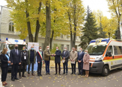  Две машины скорой помощи и ритуальный автомобиль подарила Кишиневу итальянская сторона