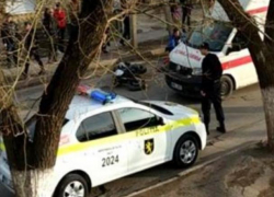 Авария у бара «Тополя» в Бельцах: водитель мотоцикла погиб, его жена попала в реанимацию