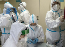 Парламент лишил пособия в 16 тысяч леев заболевших ковидом медработников, если они не вакцинированы 