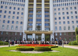 Фото дня: партия "Шор" в полном составе "прогуливает" заседания парламента