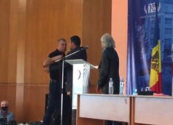 В Народном собрании Гагаузии подрались из-за Нантоя