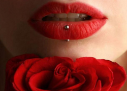 В Молдове борющиеся с сексуальным насилием покрасят губы в красный цвет