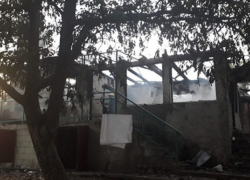 В Хынчештах семья с пятью детьми осталась без дома после разрушительного пожара