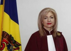 Судья, купившая  Porsche Cayenne за 11 000 леев, доказала, что чиста перед законом