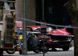 Сумасшедший водитель протаранил пешеходов в Мельбурне: три человека погибли, десятки ранены