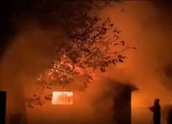 Пьяный мужчина намеренно поджег родительский дом