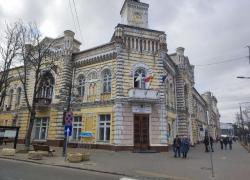 В центре Кишинева на переходе сбили девочку. Родители ищут свидетелей