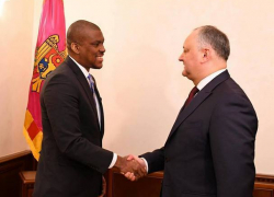 Игорь Додон встретился с послом США в Молдове 