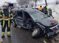 Водитель и младенец погибли в лобовом столкновении автомобилей в Яловенском районе