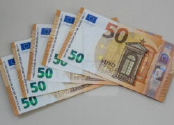 В Кагуле задержан мужчина, который пытался за взятку вернуть изъятое у него оружие и право владения им