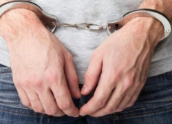 Молдаванин в Италии едва не лишил жизни жену при помощи провода и отвертки