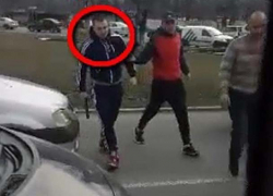 Ожесточенная драка спортсмена с водителем троллейбуса попала на видео в Кишиневе 