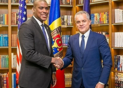 Посол США в Молдове поставил условия для поимки и экстрадиции Владимира Плахотнюка