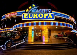 Неизвестный сообщил о бомбе в казино на Ботанике