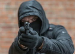 Вооруженные бандиты совершили дерзкий налет на молдавское село с избиением супругов