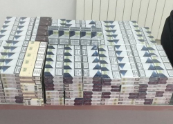 Двое молдаван попытались провезти в багаже в Лондон партию сигарет