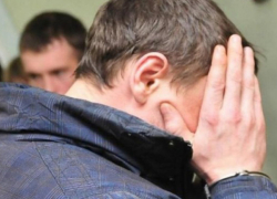 Ревнивый мужчина ранил любимую женщину и убил ее мать в Теленештах