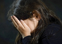 Извращенец записывал на видео свои секс-упражнения с маленькими сёстрами в Новоаненском районе