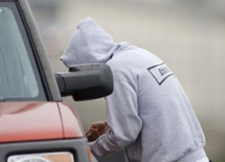 Несмотря на 17 лет, уже судимый: юных автоворов задержали в столице