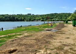 Мужчина утонул на глазах сотен людей в озере парка Валя Морилор