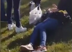 Девушку, сбитую BMW на пешеходном переходе в Кишиневе, сняли на видео