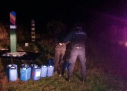 Канистры с резким запахом спровоцировали задержание молдаванина на границе с Украиной