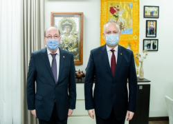 Додон на встрече с Васнецовым: РМ готова закупить до миллиона доз "Спутника"