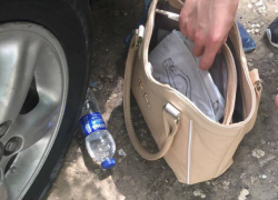 В Кишинёве 15-летние подростки отобрали у 83-летней бабушки сумку с деньгами