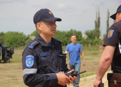 Спасатели, карабинеры и солдаты построили в Крокмазе дамбу длиной 3 км