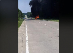 Под Страшенами прямо на трассе сгорела машина