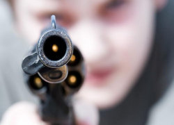 Закрыл дуло пальцем и выстрелил: подростка в Рышканах госпитализировали с огнестрельным ранением 