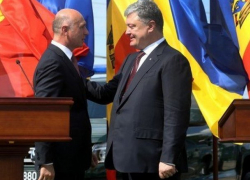 Президент Украины и премьер-министр Молдовы по телефону договорились об усилении контроля на границе