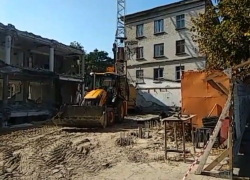 Чем аукнется жителям столичного проспекта реконструкция ресторана "Сэнэтате"