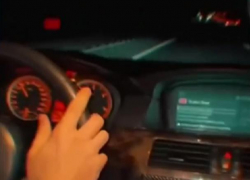 Шок - лихачи на BMW ездят по дорогам Молдовы и стреляют из пистолетов