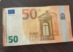 Жительнице столицы подсунули фальшивые 50 евро в обменном пункте - она обратилась в полицию