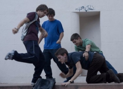 Жестокое избиение бывшего одноклассника совершили пьяные подростки в Дрокии