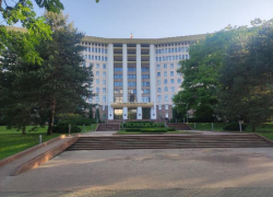 В Молдове хотят обязать депутатов говорить только на румынском