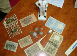 Молдаванин попытался вывезти из Украины старинные монеты и фарфор