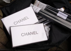 Косметика Шанель, автомобильные запчасти и одежда: в Молдову пытались ввезти партию контрабанды