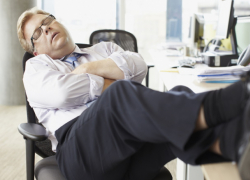 Вся техподдержка одного из банков отдыхает в праздники - ваши деньги могут застрять где угодно