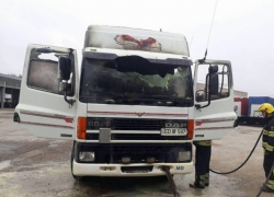 BMW и грузовик загорелись в Кишиневе с разницей в десять минут