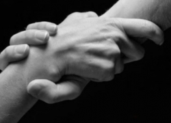 Трое мужчин на «Мерседесе» похищают детей в Кишиневе 