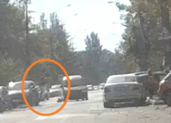 Автомобиль Volkswagen сбил школьника на Ботанике 