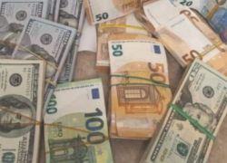 Двое мужчин вымогали у жителя Григориополя 200 тыс. долларов