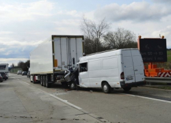 Микроавтобус из Молдовы попал в серьезное ДТП в Праге 
