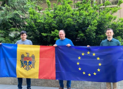 Чебан призвал поддержать европейский вектор развития и делегиировал на площадь 2 000 членов партии MAN